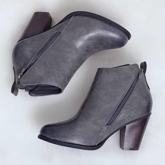 Distressed Gray Double Zipper Ankle Booties - Picture 4 of 7